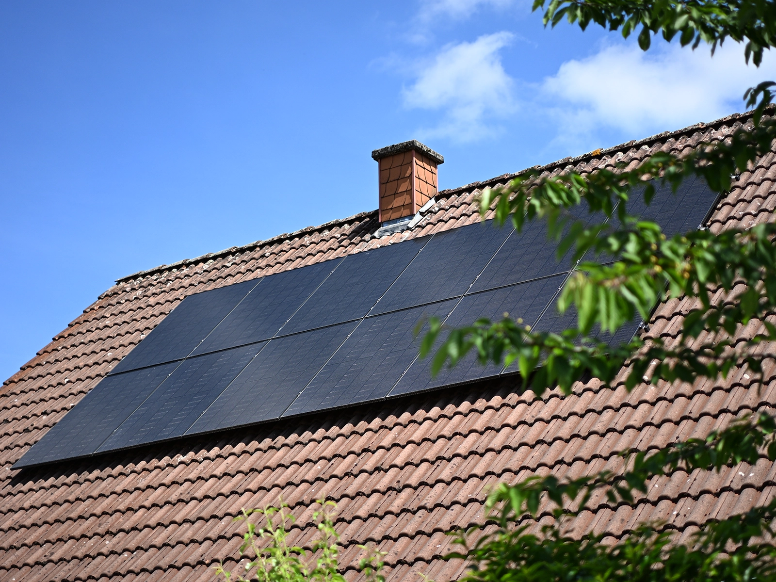 Photovoltaik-Module auf einem Ziegeldach